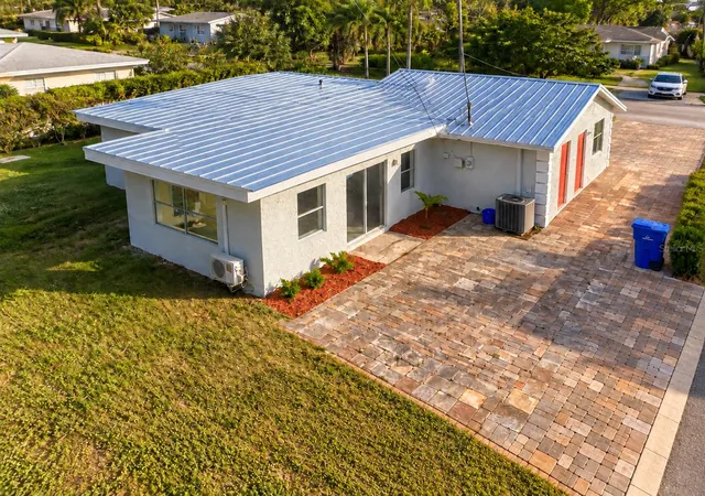 Photo 1 of Single family home for sale at 320 W 21st Street, Riviera Beach, FL 33404 | MLS# TB8561790 | Listing updated on 2026-10-28