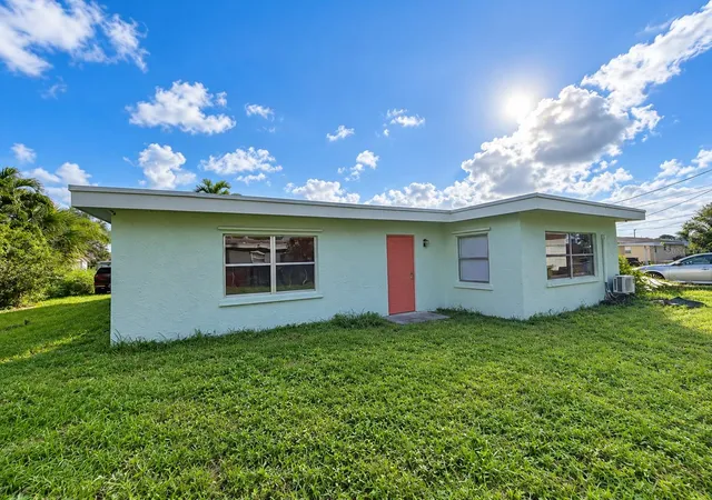 Photo 3 of Single family home for sale at 320 W 21st Street, Riviera Beach, FL 33404 | MLS# TB8561790 | Listing updated on 2026-10-28