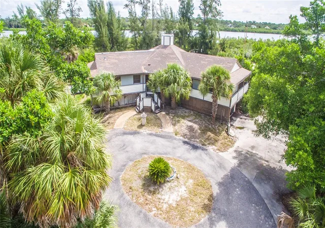 Photo 3 of House for sale at 8475 Manasota Key Rd, Englewood, FL 34223 | MLS# N6146350 | Listing updated on 2026-10-28