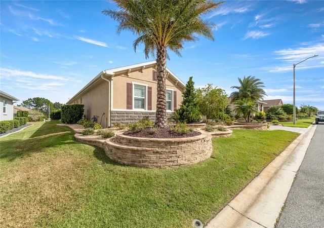 Photo 3 of Single family home for sale at 8126 SW 92nd Circle, Ocala, FL 34481 | MLS# OM734742 | Listing updated on 2026-10-28