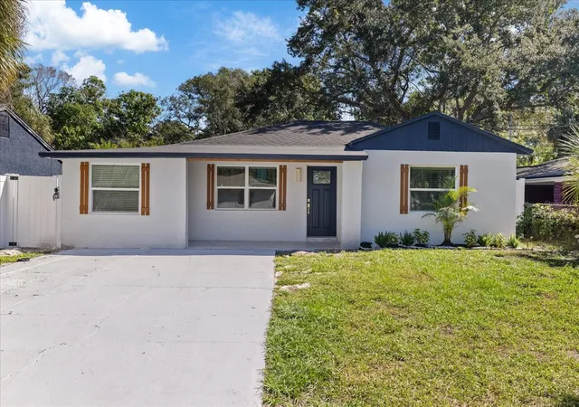 Photo 1 of Single family home for sale at 1621 N Washington Ave, Clearwater, FL 33755 | MLS# TB8561807 | Listing updated on 2026-10-28