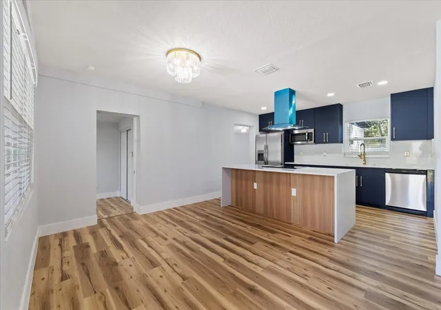 Photo 3 of Single family home for sale at 1621 N Washington Ave, Clearwater, FL 33755 | MLS# TB8561807 | Listing updated on 2026-10-28