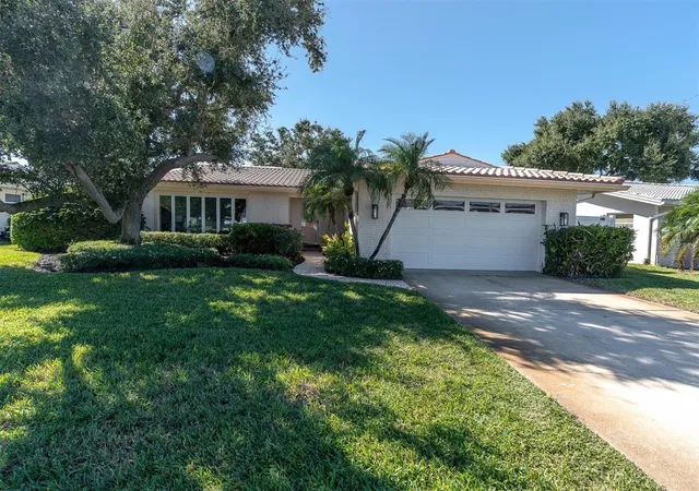 Photo 2 of Single family home for sale at 10248 Imperial Point Dr E, Largo, FL 33774 | MLS# TB8561811 | Listing updated on 2026-10-29