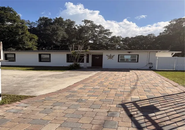 Photo 1 of Single family home for sale at 118 W Prince St, Tampa, FL 33612 | MLS# TB8561818 | Listing updated on 2026-10-30
