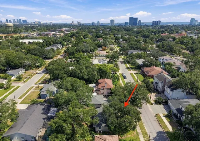 Photo 1 of Single family home for sale at 3913 W Barcelona St, Tampa, FL 33629 | MLS# TB8561824 | Listing updated on 2026-10-28