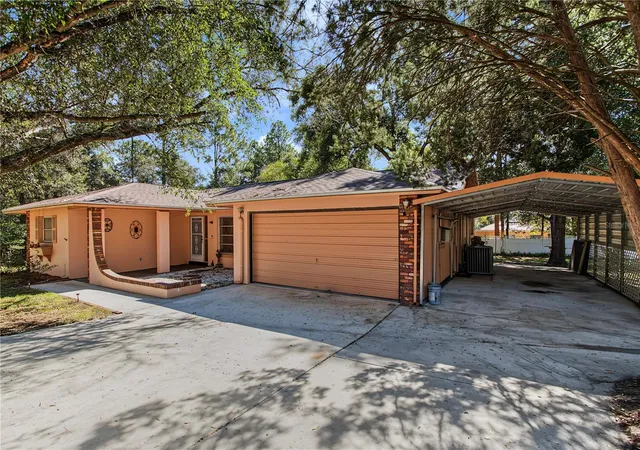 Photo 4 of Single family home for sale at 1414 W Evergreen Dr, Citrus Springs, FL 34434 | MLS# OM734746 | Listing updated on 2026-10-28