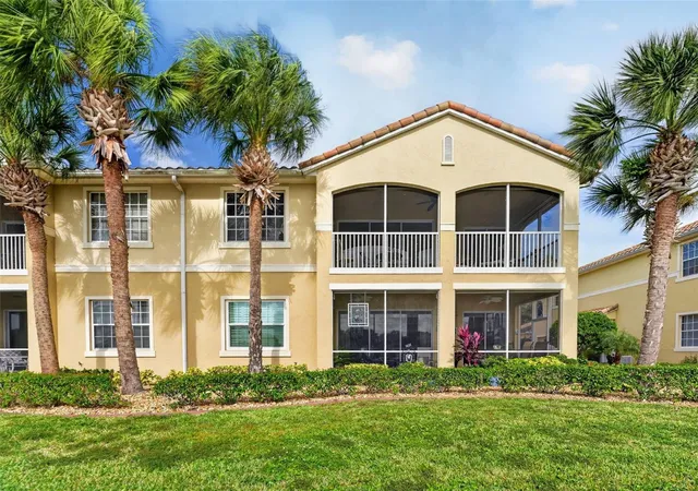 Photo 3 of Condo for sale at 1360 Emerald Dunes Dr, Sun City Center, FL 33573 | MLS# TB8561845 | Listing updated on 2026-10-28