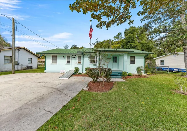 Photo 2 of Single family home for sale at 6273 SE Hames Rd, Belleview, FL 34420 | MLS# OM734748 | Listing updated on 2026-10-29