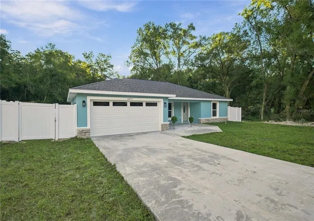 Photo 2 of Single family home for sale at 14375 SE 36th Court, Summerfield, FL 34491 | MLS# OM734749 | Listing updated on 2026-10-27