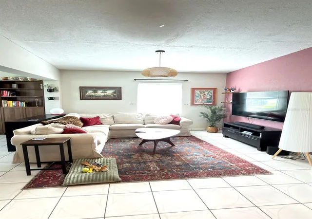 Photo 4 of Single family home for sale at 2234 Rutlege Ave, Orlando, FL 32817 | MLS# S5160275 | Listing updated on 2026-10-29