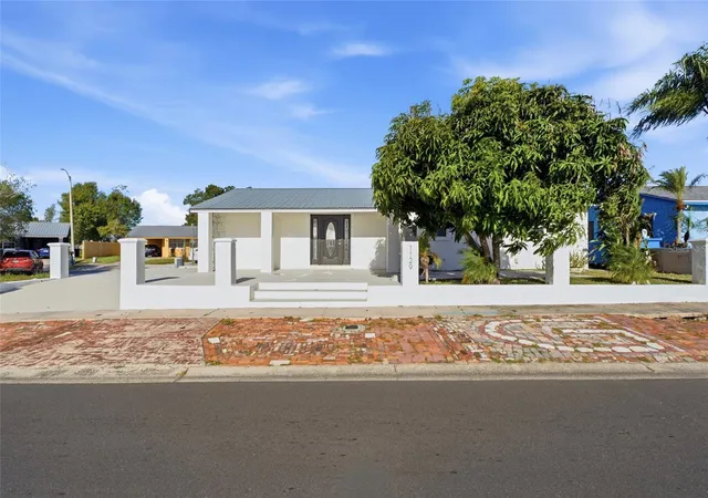 Photo 1 of Single family home for sale at 1129 Sw Golden Ave, Arcadia, FL 34266 | MLS# C7532559 | Listing updated on 2026-10-29