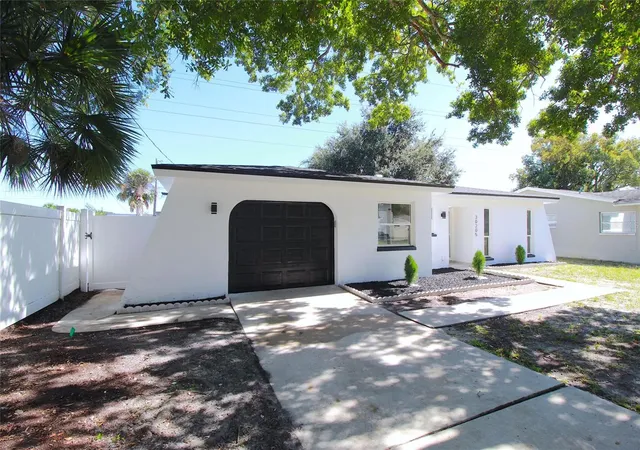 Photo 2 of Single family home for sale at 30205 69th Street N, Clearwater, FL 33761 | MLS# TB8561874 | Listing updated on 2026-10-28