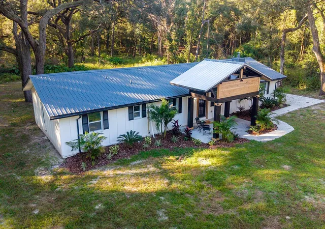 Photo 3 of Single family home for sale at 7519 SE 30th Street, Newberry, FL 32669 | MLS# GC544471 | Listing updated on 2026-10-28