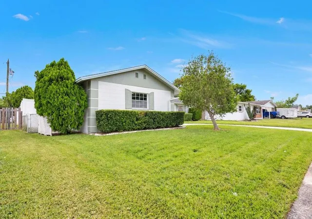 Photo 3 of Single family home for sale at 967 Scandia Ln, Orlando, FL 32825 | MLS# O6453033 | Listing updated on 2026-10-30