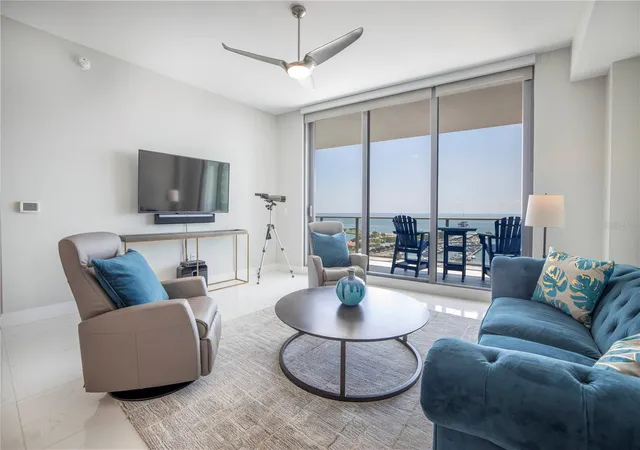 Photo 4 of Condo for sale at 100 1st Avenue N #1804, St Petersburg, FL 33701 | MLS# TB8561885 | Listing updated on 2026-10-27