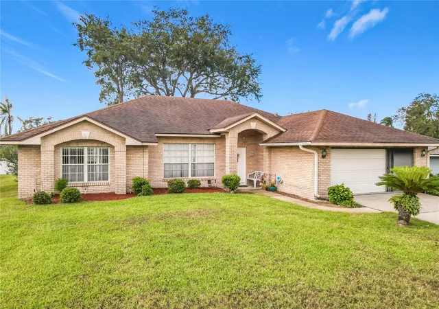 Single family home for sale at 1912 Vienna Ave, DELTONA, FL 32725 | MLS# V4952008