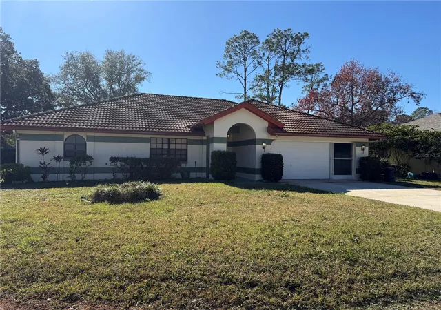 Single family home for sale at 32 Westlawn Pl, PALM COAST, FL 32164 | MLS# FC322385