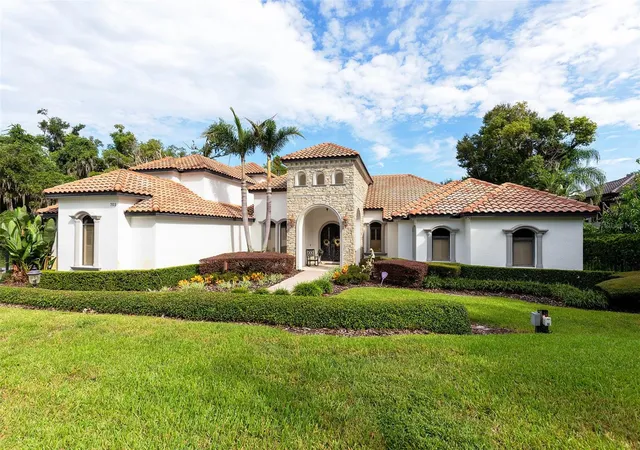 Photo 4 of Single family home for sale at 703 E 6th Avenue, Windermere, FL 34786 | MLS# O6453037 | Listing updated on 2026-10-29