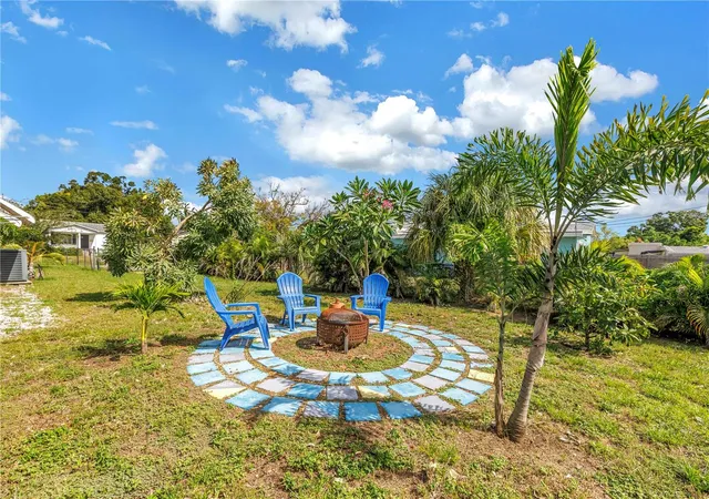Photo 3 of Single family home for sale at 2450 37th Avenue N, Saint Petersburg, FL 33713 | MLS# TB8561891 | Listing updated on 2026-10-27