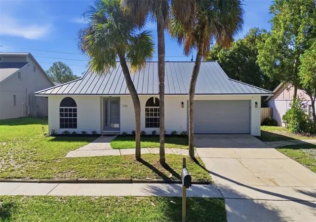 Photo 4 of Single family home for sale at 7958 Glen Abbey Cir, Orlando, FL 32819 | MLS# O6453043 | Listing updated on 2026-10-29