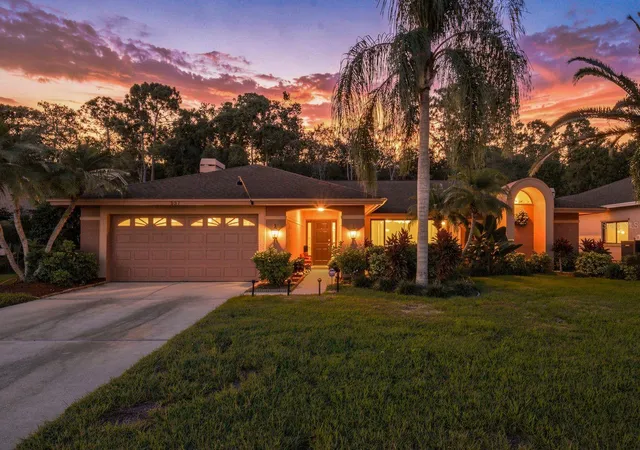 Photo 2 of Single family home for sale at 537 Centerwood Dr, Tarpon Springs, FL 34688 | MLS# TB8561898 | Listing updated on 2026-10-29