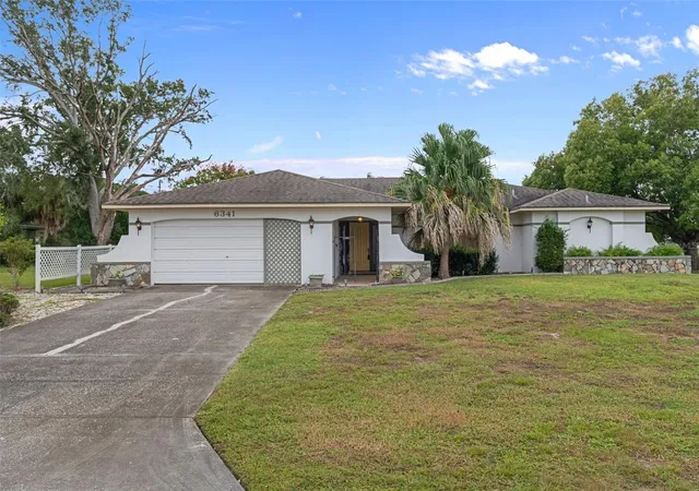 Single family home for sale at 6341 Indian Rock Ct, SPRING HILL, FL 34606 | MLS# W7890675