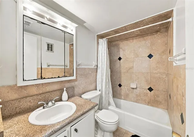 Listing Photo 1 - Condo for sale in building located at 525 Conway Rd, Orlando, FL 32807 - Unit #46
