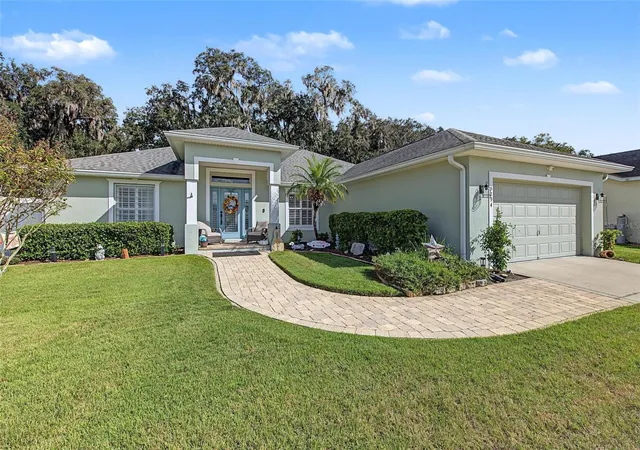 Photo 2 of Single family home for sale at 5294 Hidden Oaks Dr, Lakeland, FL 33811 | MLS# TB8561902 | Listing updated on 2026-10-29