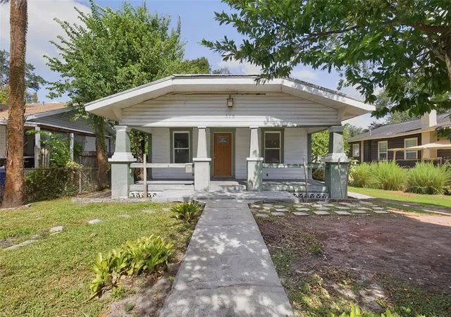 Single family home for sale at 508 E Hugh St, TAMPA, FL 33603 | MLS# O6453051