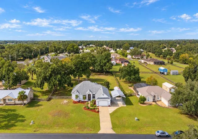 Photo 1 of Single family home for sale at 40023 Agusta Dr, Lady Lake, FL 32159 | MLS# S5160284 | Listing updated on 2026-10-27
