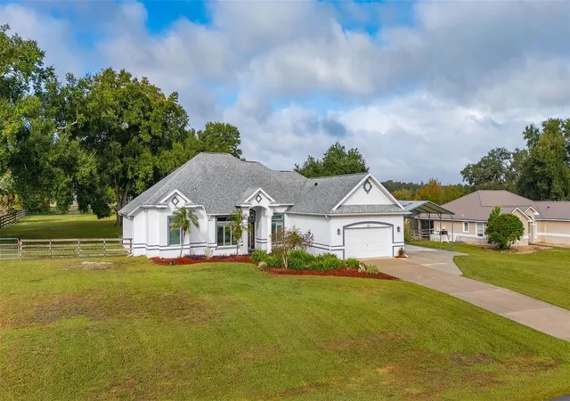 Photo 3 of Single family home for sale at 40023 Agusta Dr, Lady Lake, FL 32159 | MLS# S5160284 | Listing updated on 2026-10-27