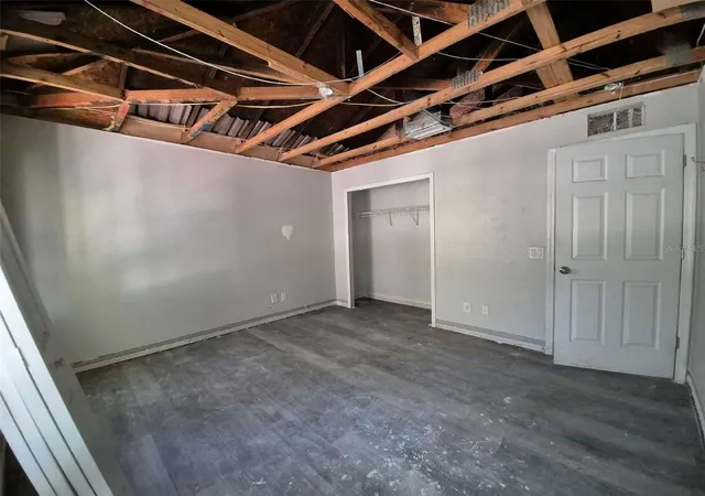 Photo 4 of Single family home for sale at 8109 Orange Spring Dr, Ruskin, FL 33573 | MLS# O6453058 | Listing updated on 2026-10-29