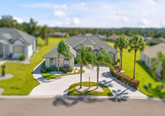 Photo 3 of Single family home for sale at 2751 Huntington Hills Dr, Lakeland, FL 33810 | MLS# TB8561922 | Listing updated on 2026-10-28