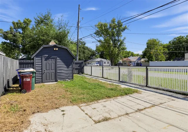 Photo 2 of Single family home for sale at 1423 Massachusetts Ave, Saint Cloud, FL 34769 | MLS# O6453065 | Listing updated on 2026-10-27