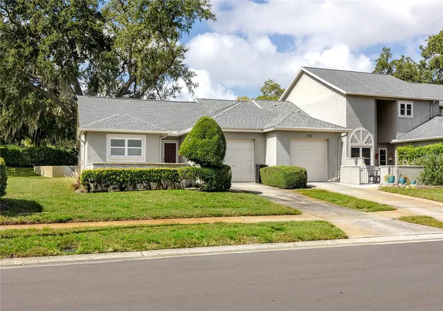 Photo 1 of Townhouse for sale at 340 Buckingham Pl, Palm Harbor, FL 34684 | MLS# TB8561928 | Listing updated on 2026-10-29