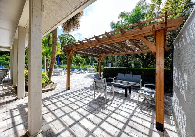 Photo 2 of Townhouse for sale at 340 Buckingham Pl, Palm Harbor, FL 34684 | MLS# TB8561928 | Listing updated on 2026-10-29