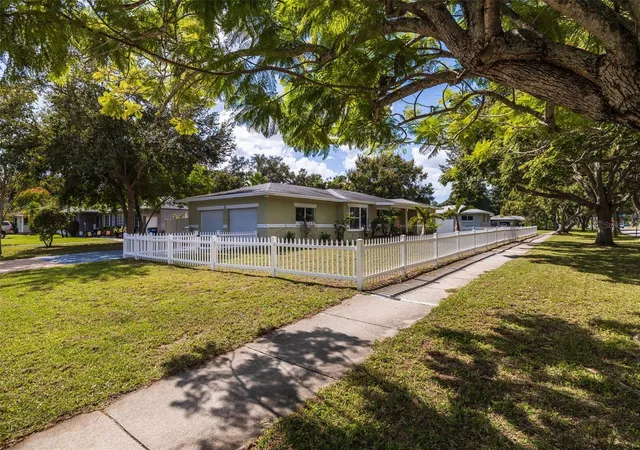 Photo 2 of Single family home for sale at 1825 Cleveland St, Clearwater, FL 33765 | MLS# TB8561935 | Listing updated on 2026-10-29