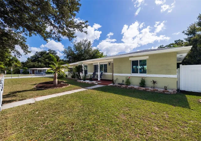 Photo 3 of Single family home for sale at 1825 Cleveland St, Clearwater, FL 33765 | MLS# TB8561935 | Listing updated on 2026-10-29