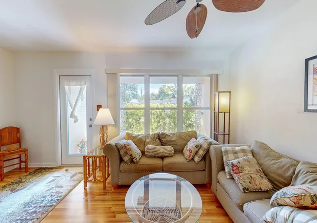 Photo 4 of Single family home for sale at 1618 Tuscola Rd, Clearwater, FL 33756 | MLS# TB8561939 | Listing updated on 2026-10-29