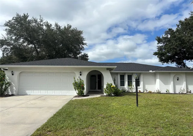 Photo 1 of Single family home for sale at 4202 Pasadena Cir, Sarasota, FL 34233 | MLS# A4710992 | Listing updated on 2026-10-29