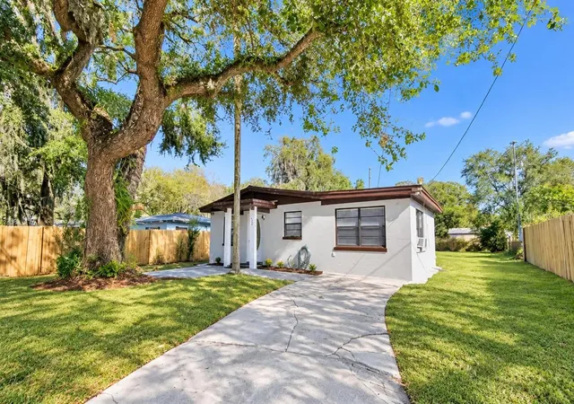 Single family home for sale at 932 Hart St, LAKE WALES, FL 33859 | MLS# O6453078