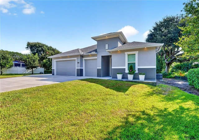 Photo 2 of Single family home for sale at 4805 S Peninsula Dr, Ponce Inlet, FL 32127 | MLS# V4952011 | Listing updated on 2026-10-29