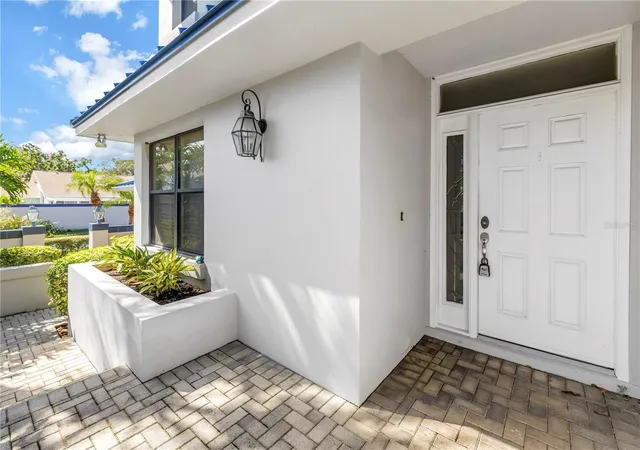 Photo 1 of Townhouse for sale at 1609 Watermark Cir NE, Saint Petersburg, FL 33702 | MLS# TB8561952 | Listing updated on 2026-10-28