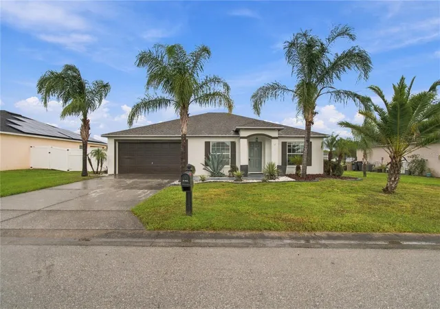 Photo 1 of Single family home for sale at 376 Lake Eloise Pointe Dr, Winter Haven, FL 33880 | MLS# TB8561956 | Listing updated on 2026-10-28