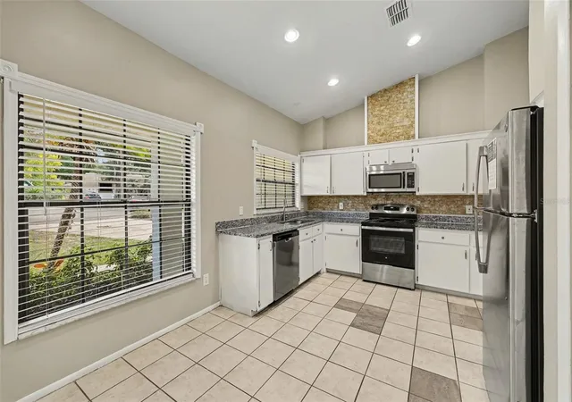 Photo 3 of Single family home for sale at 980 Abby Ridge Ct, Kissimmee, FL 34747 | MLS# O6453096 | Listing updated on 2026-10-31