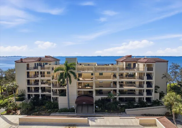Condo for sale at 6460 Mourning Dove Dr #305, BRADENTON, FL 34210 | MLS# N6146354