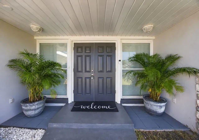 Photo 1 of Single family home for sale at 1721 Harbor Cir W, Largo, FL 33770 | MLS# TB8561961 | Listing updated on 2026-10-29