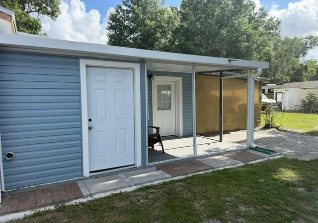 Single family home for sale at 7 N Christiana Ave, APOPKA, FL 32703 | MLS# S5160290