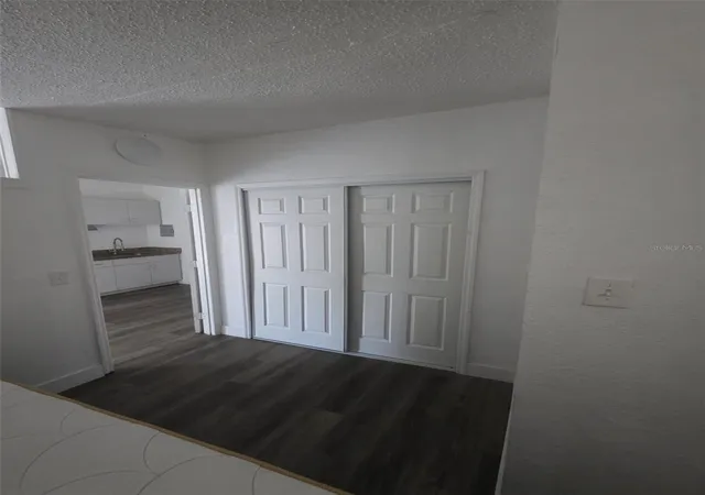 Photo 2 of Single family home for sale at 7 N Christiana Ave, Apopka, FL 32703 | MLS# S5160290 | Listing updated on 2026-10-29