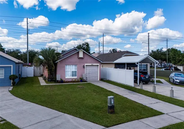 Photo 2 of Single family home for sale at 2062 Tropic Bay Ct, Orlando, FL 32807 | MLS# S5160292 | Listing updated on 2026-10-28
